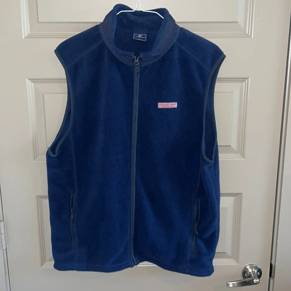 Vineyard Vines Large Navy Vest - Picture 1 of 4